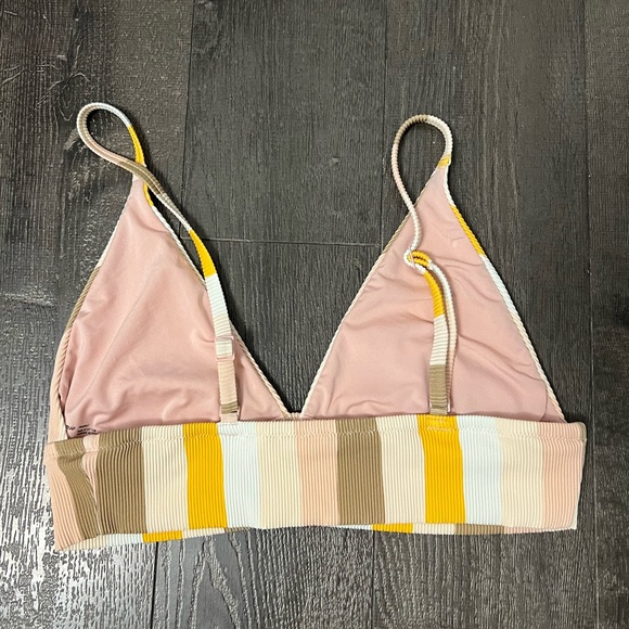 Aerie Swimsuit (Medium Bottoms Large Top) - Picture 2 of 5